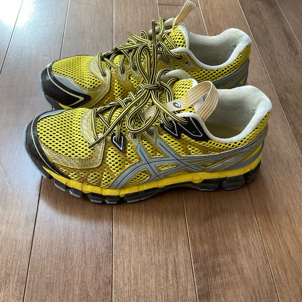 ASICS UB9 Kayano yellow